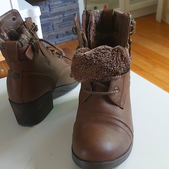 Brown boots size 10, winter boots, low heels - Picture 3 of 4